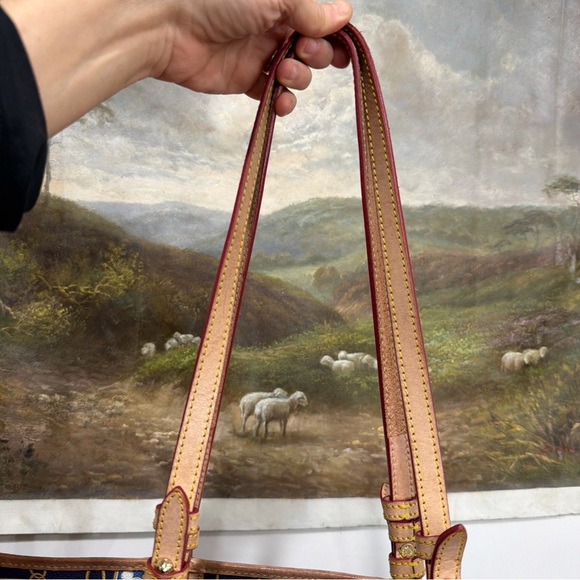 Dooney & Bourke Navy Chain and Mickey Tote - Picture 4 of 8